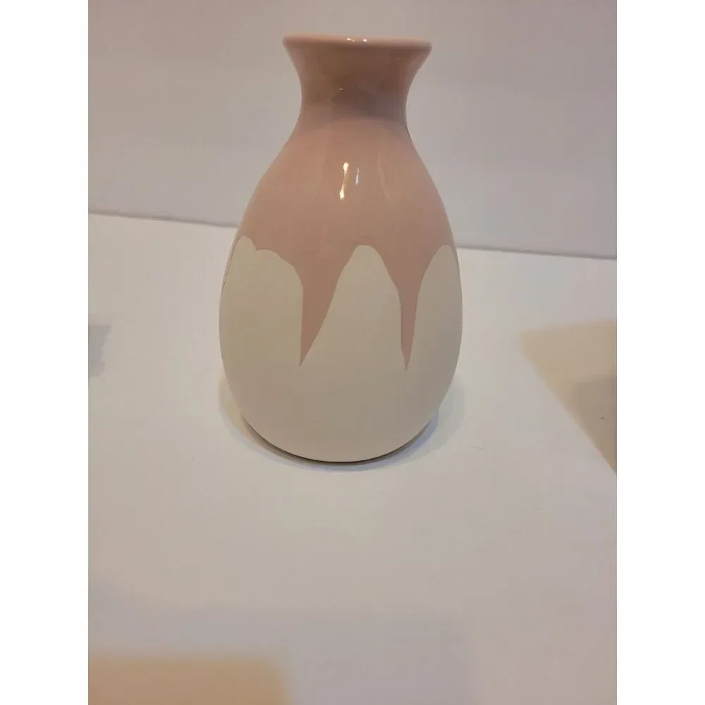 Isaac‎ Mizrahi Loves XO Sienna Vase Ceramic Pottery Cream Hand Dipped Pink Glaze